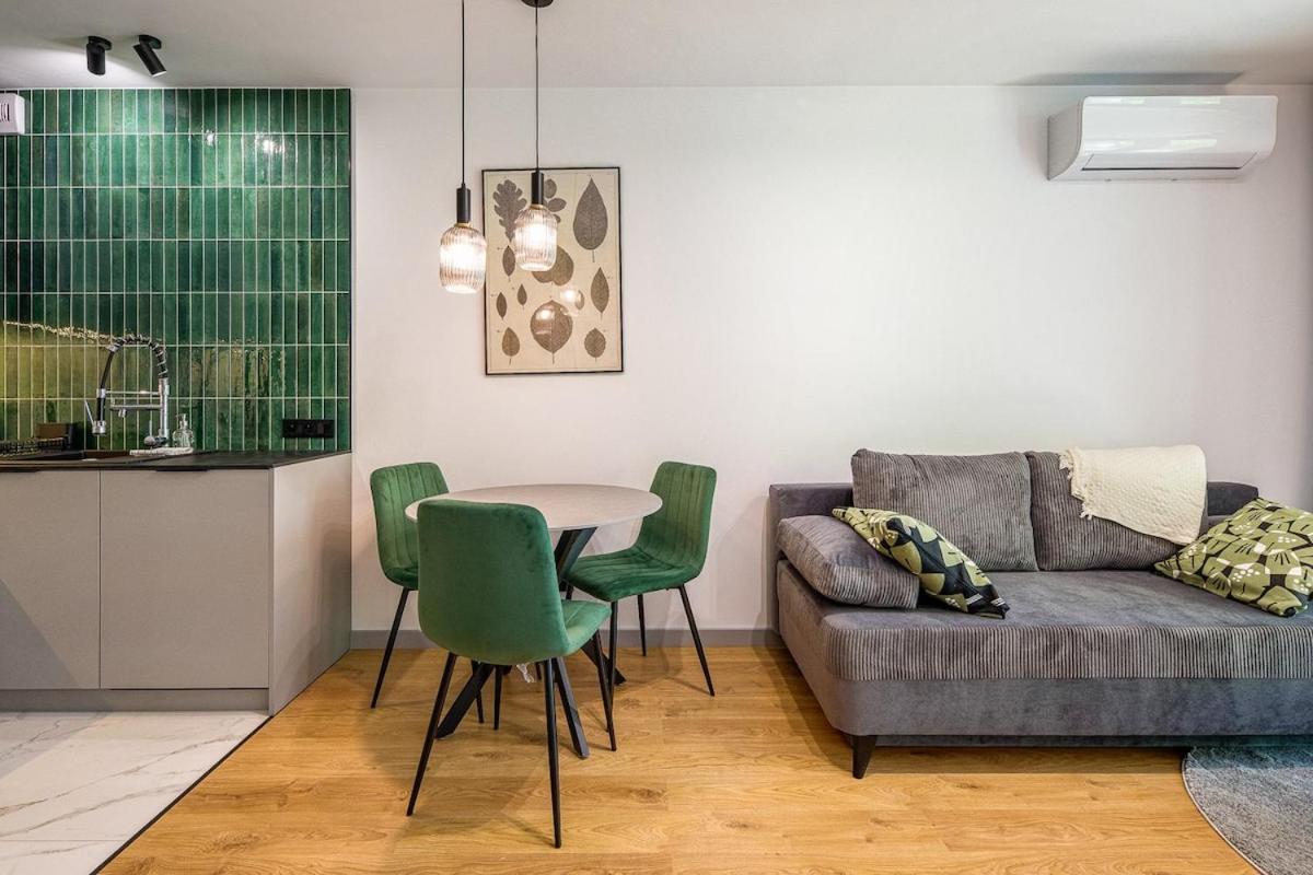 High Standard In Location Apartment